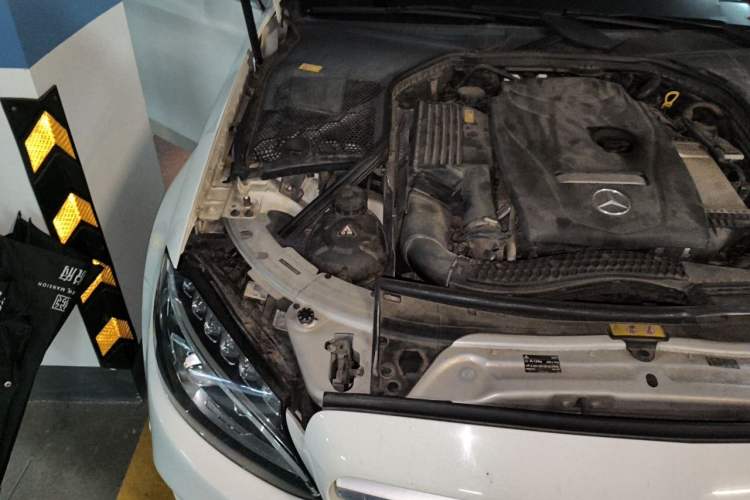 Used Mercedes-Benz C-Class 2015 Revised C 200 L Sport Edition Engine Bay Right