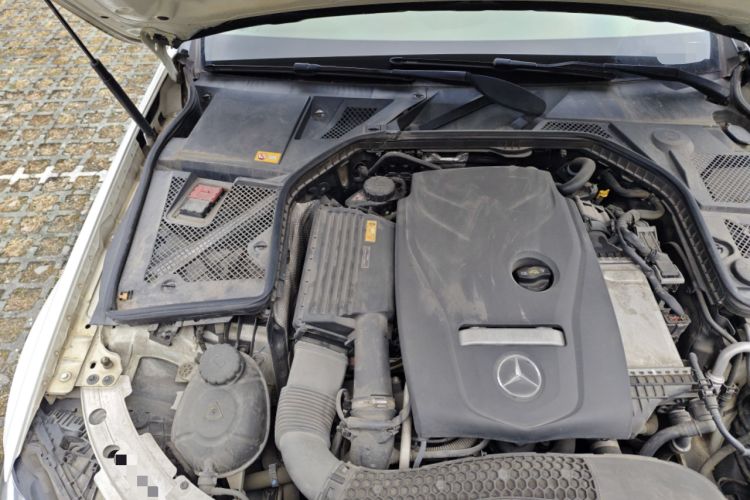 Used Mercedes-Benz C-Class 2015 Facelift C 200 L Engine Bay Right