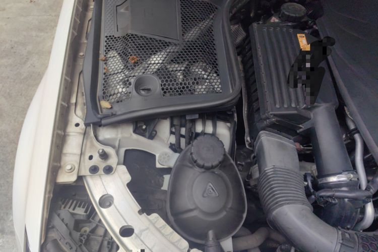 Used Mercedes-Benz C-Class 2015 C 200 station wagon Engine Bay Right