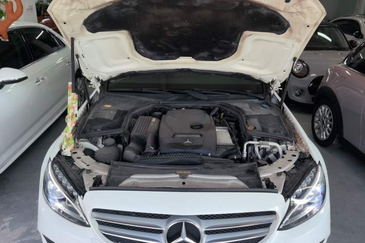 Used Mercedes-Benz C-Class 2015 C 200 station wagon Engine Bay
