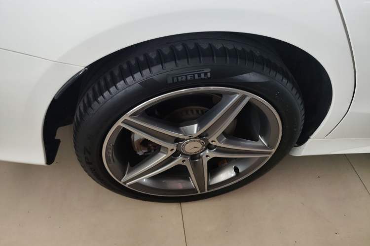 Used Mercedes-Benz C-Class 2015 C 200 station wagon Exterior 3