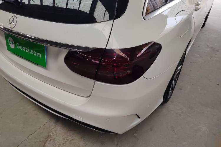 Used Mercedes-Benz C-Class 2015 C 200 station wagon Exterior 3