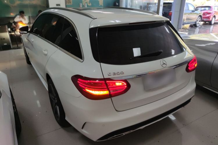 Used Mercedes-Benz C-Class 2015 C 200 station wagon Exterior 3