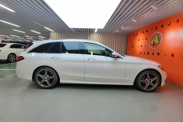 Used Mercedes-Benz C-Class 2015 C 200 station wagon Exterior 3