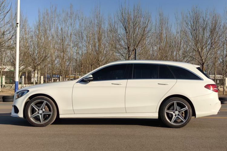 Used Mercedes-Benz C-Class 2015 C 200 station wagon Exterior 3