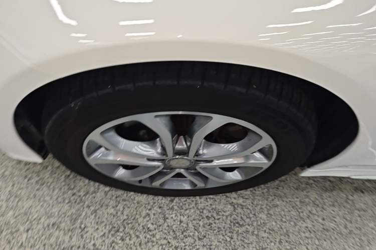Used Mercedes-Benz C-Class 2015 Restyled C 180 L Sport Edition Exterior 3