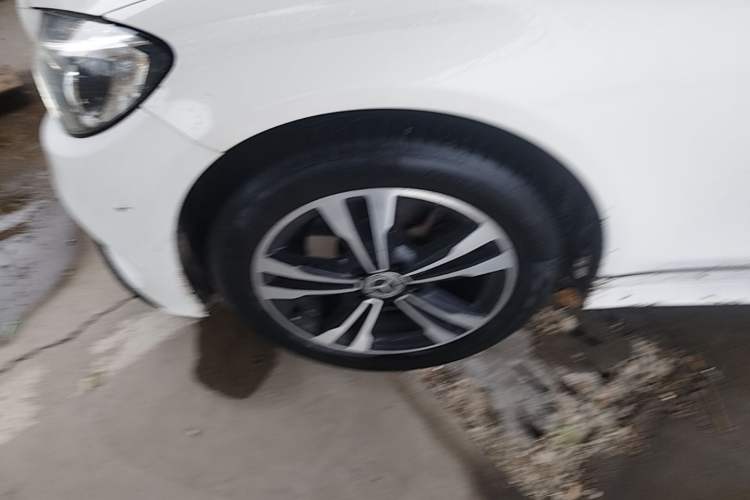 Used Mercedes-Benz C-Class 2015 C 200 Sport Edition Exterior 4
