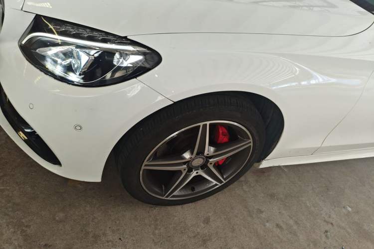 Used Mercedes-Benz C-Class 2015 C 200 station wagon Exterior 4