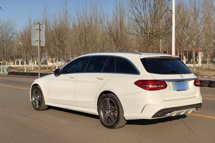 Used Mercedes-Benz C-Class 2015 C 200 station wagon Exterior 4