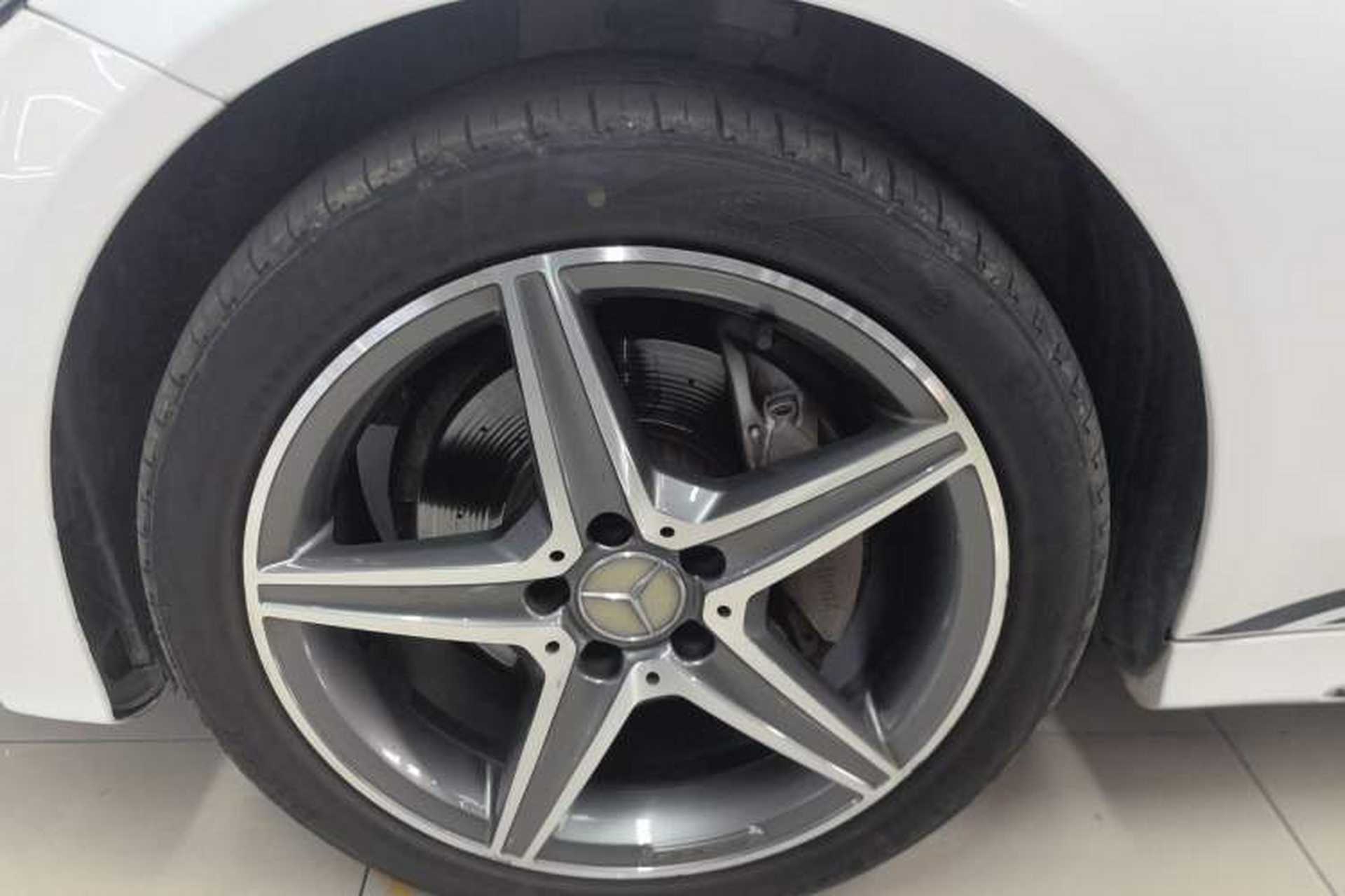 Used Mercedes-Benz C-Class 2015 C 200 station wagon Exterior 4