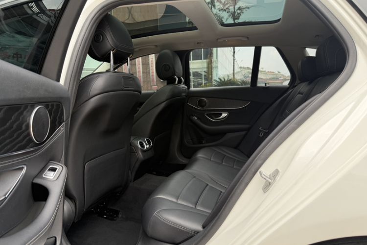 Used Mercedes-Benz C-Class 2015 C 200 station wagon Exterior 4