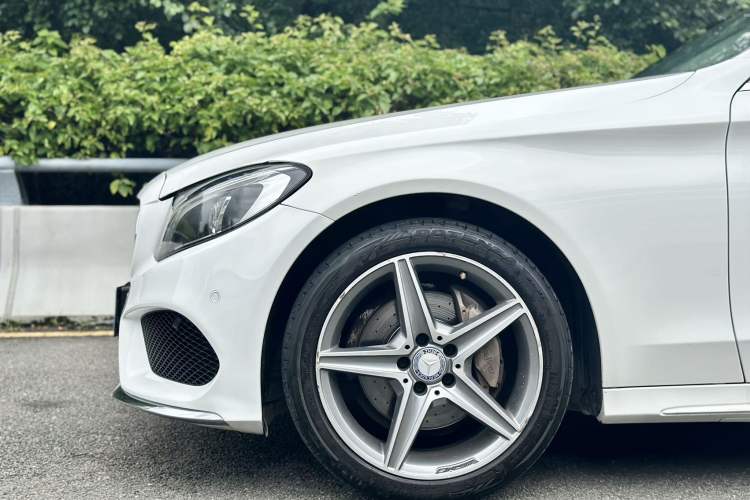 Used Mercedes-Benz C-Class 2015 C 200 station wagon Exterior 4