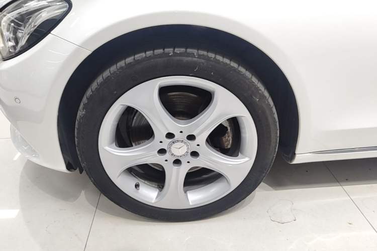 Used Mercedes-Benz C-Class 2015 C 260 L Exterior 4