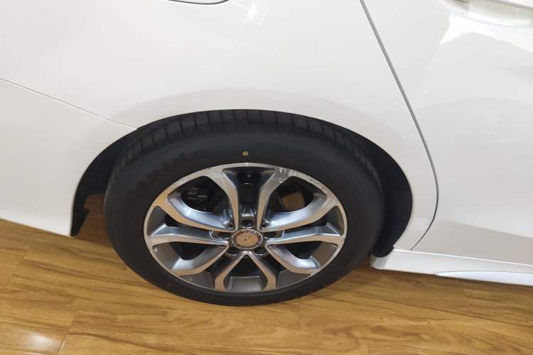 Used Mercedes-Benz C-Class 2015 Restyled C 180 L Sport Edition Exterior 5