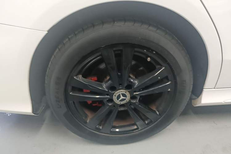 Used Mercedes-Benz C-Class 2015 C 200 Sport Edition Exterior 5