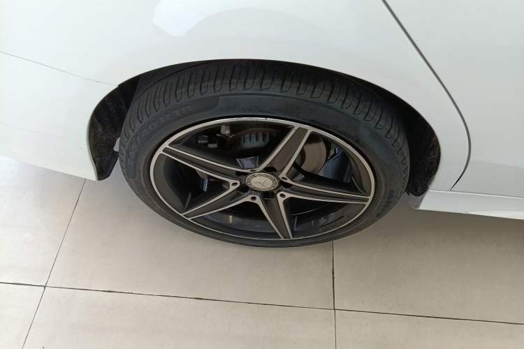 Used Mercedes-Benz C-Class 2015 C 300 Sport Edition Exterior 5