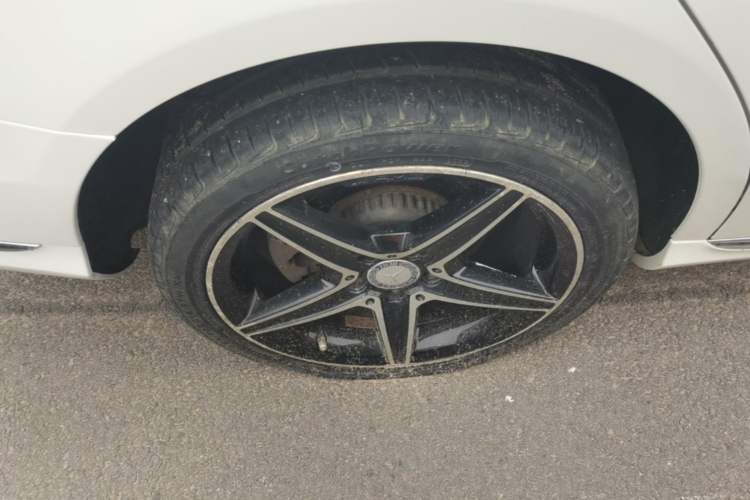 Used Mercedes-Benz C-Class 2015 C 200 L 4MATIC Exterior 5