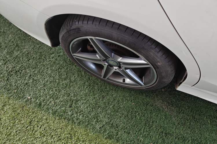 Used Mercedes-Benz C-Class 2015 C 200 station wagon Exterior 5