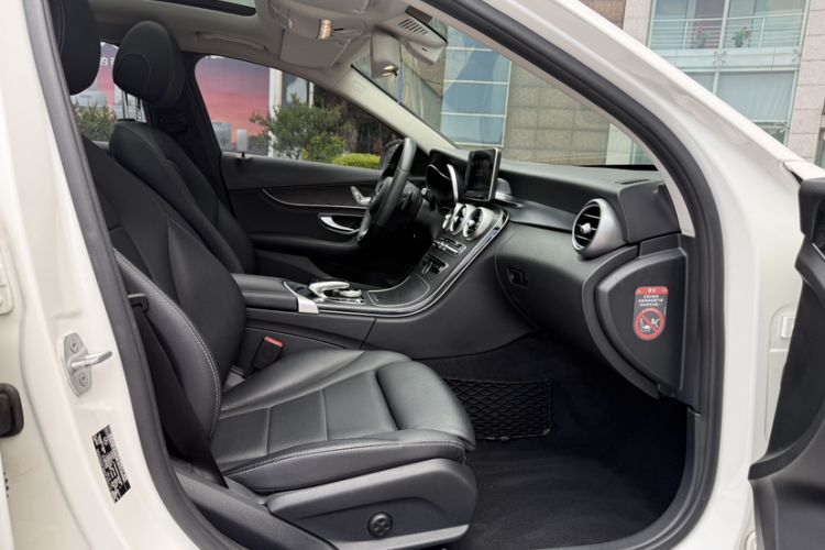 Used Mercedes-Benz C-Class 2015 C 200 station wagon Exterior 8