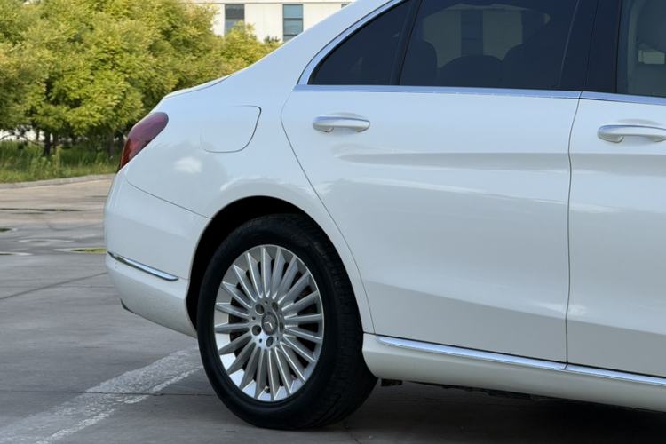 Used Mercedes-Benz C-Class 2015 C 200 L Exterior 8