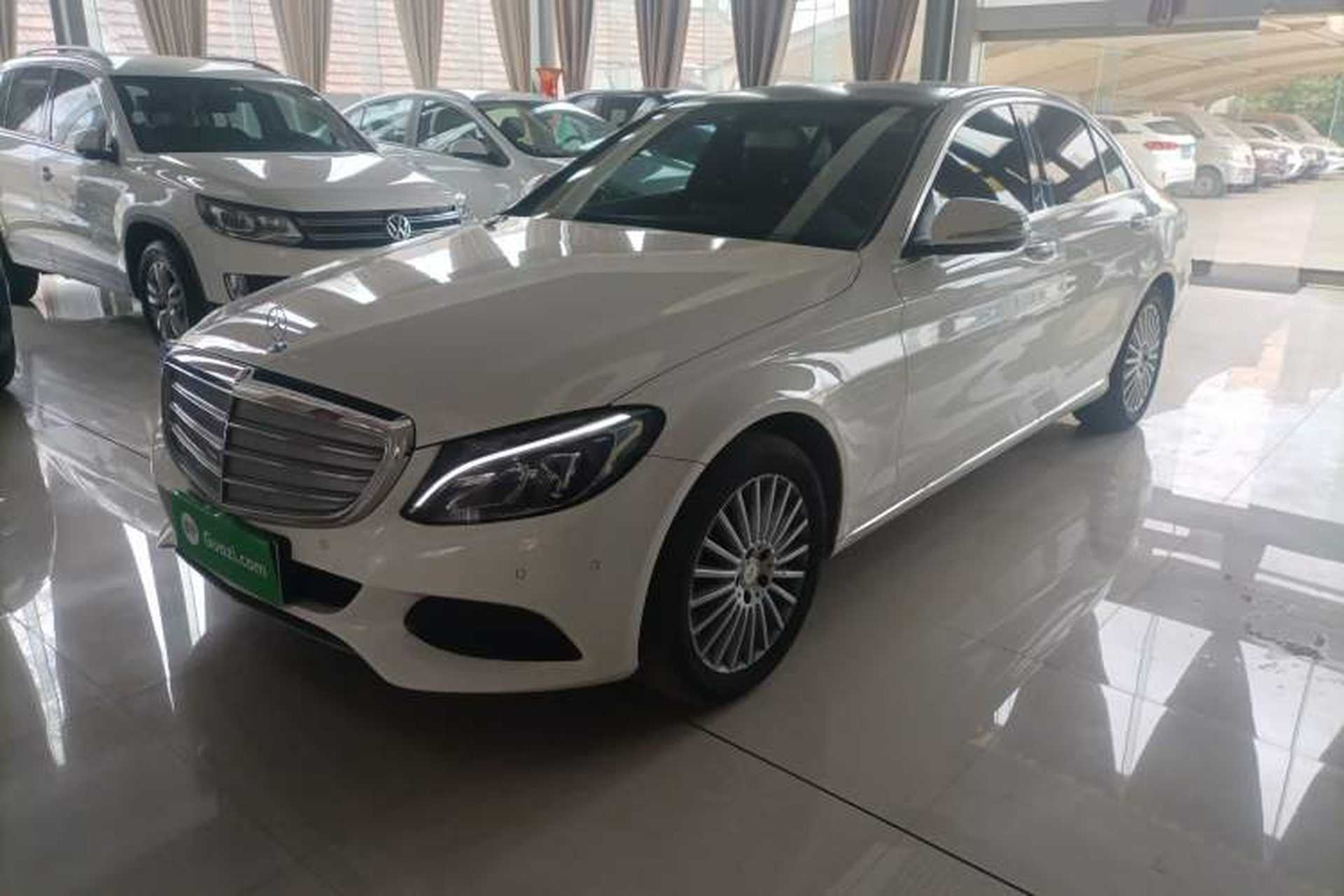 Used Mercedes-Benz C-Class 2015 C 200 L Front Left 45 Deg