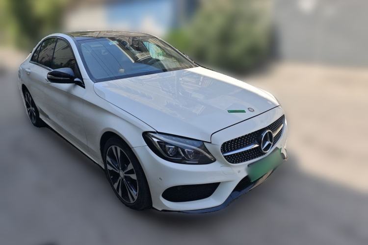 Used Mercedes-Benz C-Class 2015 C 200 Sport Edition Front Right 45 Deg