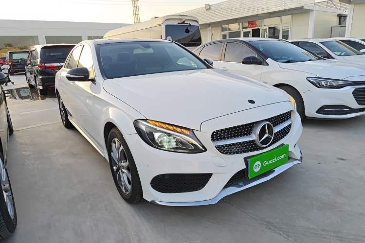 Used Mercedes-Benz C-Class 2015 C 200 L Sport Edition Front Right 45 Deg