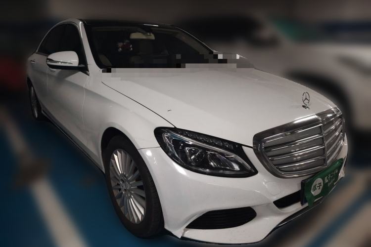 Used Mercedes-Benz C-Class 2015 Facelift C 200 L Front Right 45 Deg