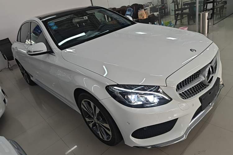 Used Mercedes-Benz C-Class 2015 C 200 L 4MATIC Sport Edition Front Right 45 Deg