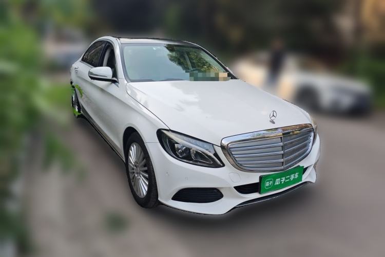 Used Mercedes-Benz C-Class 2015 C 200 L Front Right 45 Deg