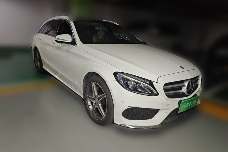 Used Mercedes-Benz C-Class 2015 C 200 station wagon Front Right 45 Deg
