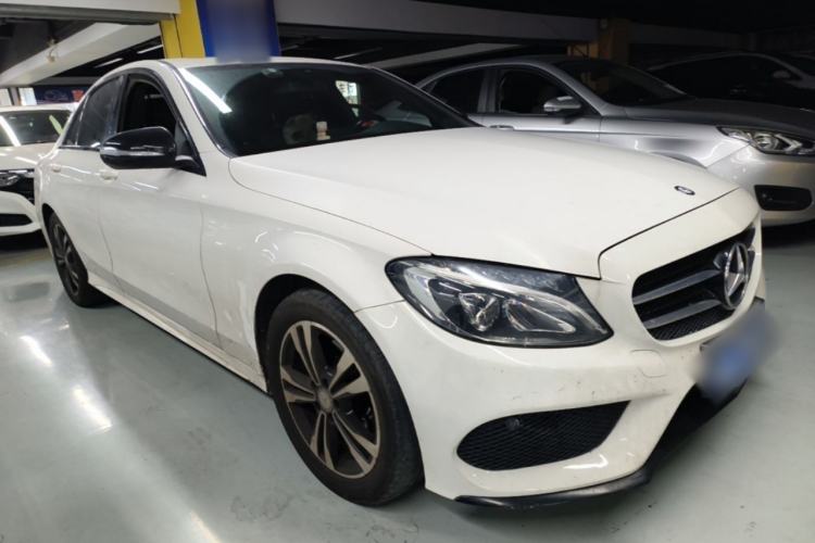 Used Mercedes-Benz C-Class 2015 C 200 Sport Edition Front Right 45 Deg