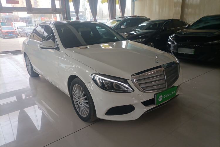 Used Mercedes-Benz C-Class 2015 C 200 L Front Right 45 Deg