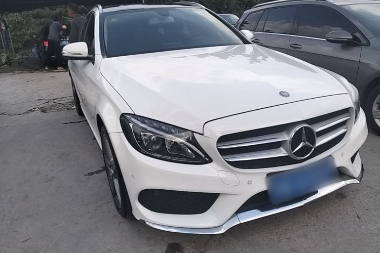 Used Mercedes-Benz C-Class 2015 C 200 station wagon Front Right 45 Deg