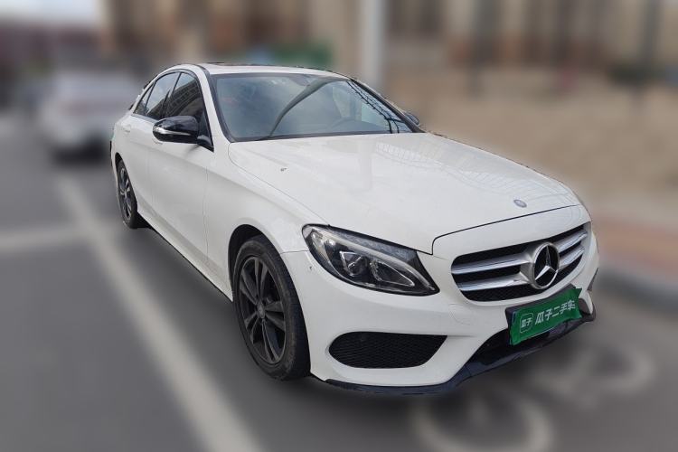 Used Mercedes-Benz C-Class 2015 C 200 Sport Edition Front Right 45 Deg