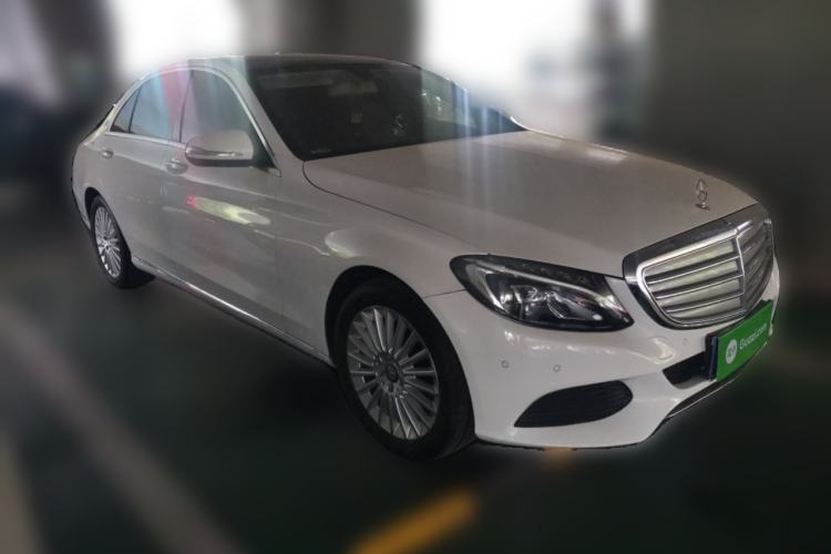 Used Mercedes-Benz C-Class 2015 C 200 L Front Right 45 Deg