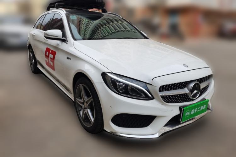 Used Mercedes-Benz C-Class 2015 C 200 station wagon Front Right 45 Deg