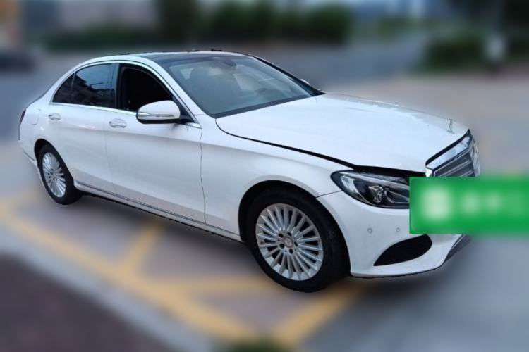 Used Mercedes-Benz C-Class 2015 C 200 L Front Right 45 Deg