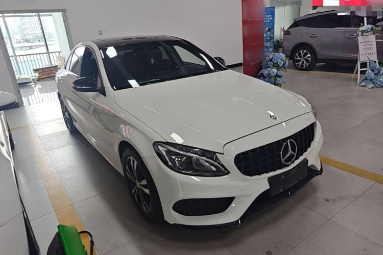 Used Mercedes-Benz C-Class 2015 C 200 Sport Edition Front Right 45 Deg