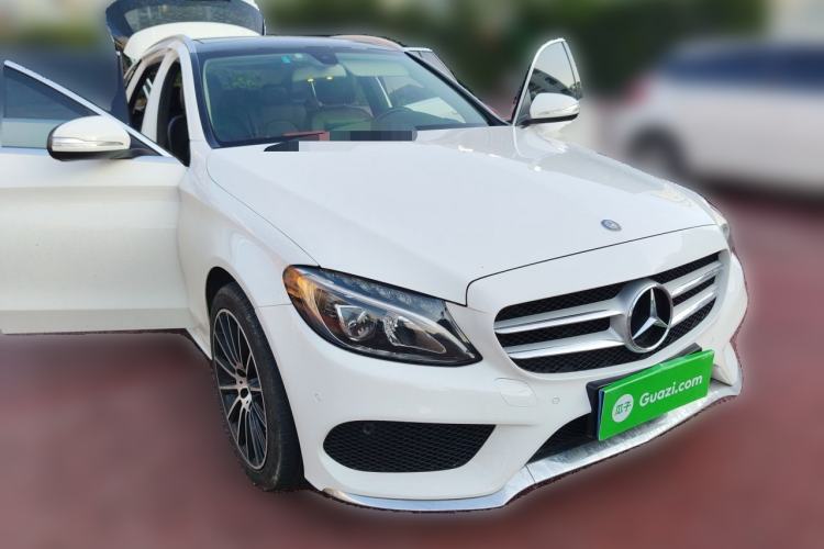 Used Mercedes-Benz C-Class 2015 C 200 station wagon Front Right 45 Deg