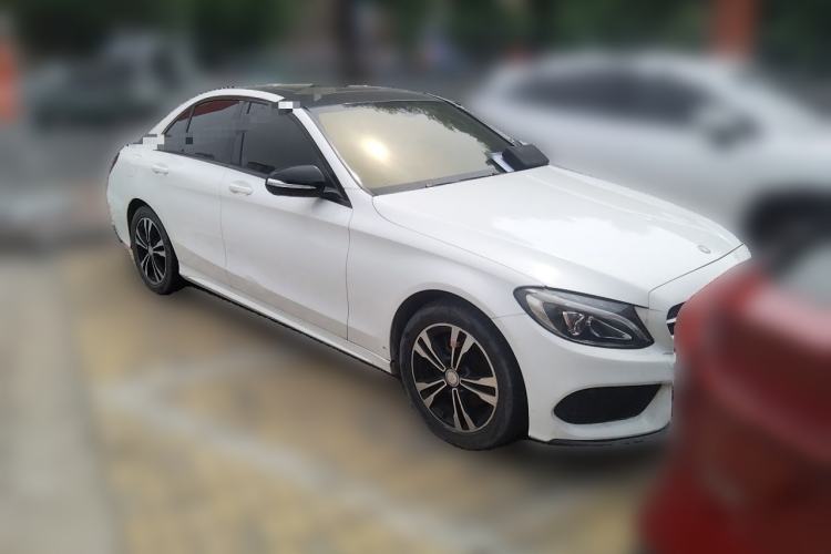 Used Mercedes-Benz C-Class 2015 C 200 Sport Edition Front Right 45 Deg
