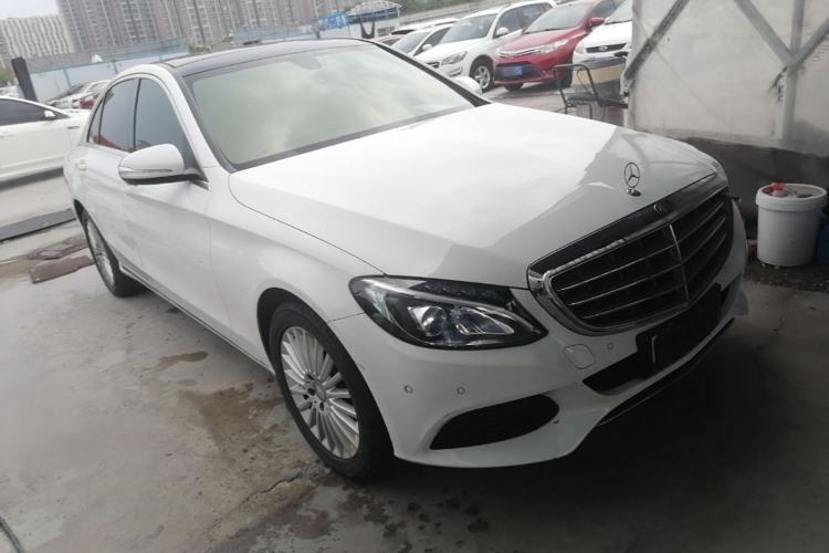 Used Mercedes-Benz C-Class 2015 Facelift C 200 L Front Right 45 Deg