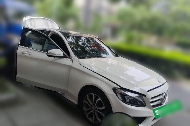 Used Mercedes-Benz C-Class 2015 Restyled C 180 L Sport Edition Front Right 45 Deg
