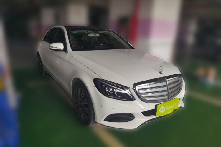 Used Mercedes-Benz C-Class 2015 Facelift C 200 L Front Right 45 Deg