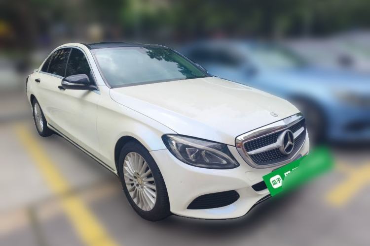 Used Mercedes-Benz C-Class 2015 C 200 L Front Right 45 Deg