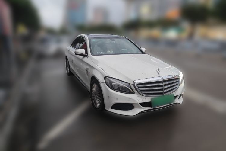 Used Mercedes-Benz C-Class 2015 C 200 L Front Right 45 Deg