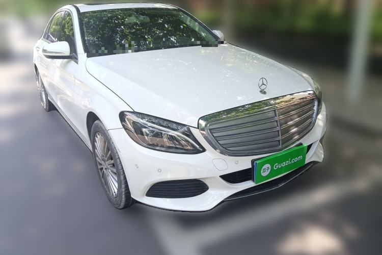 Used Mercedes-Benz C-Class 2015 Facelift C 180 L Front Right 45 Deg
