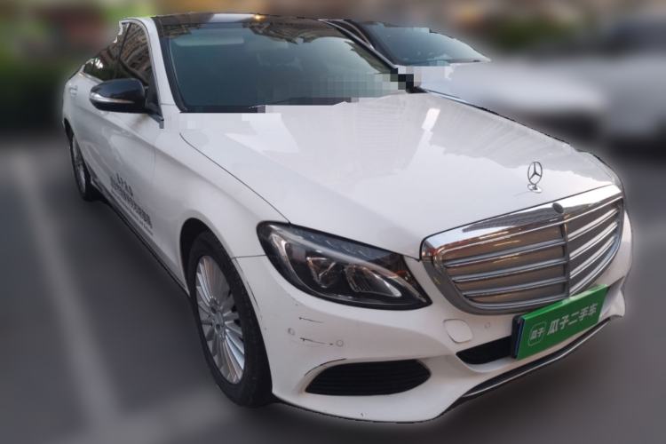Used Mercedes-Benz C-Class 2015 C 200 L Front Right 45 Deg