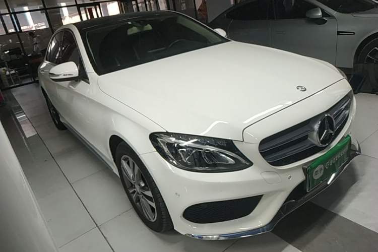 Used Mercedes-Benz C-Class 2015 Revised C 200 L Sport Edition Front Right 45 Deg