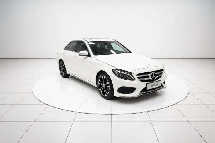 Used Mercedes-Benz C-Class 2015 C 200 Sport Edition Front Right 45 Deg